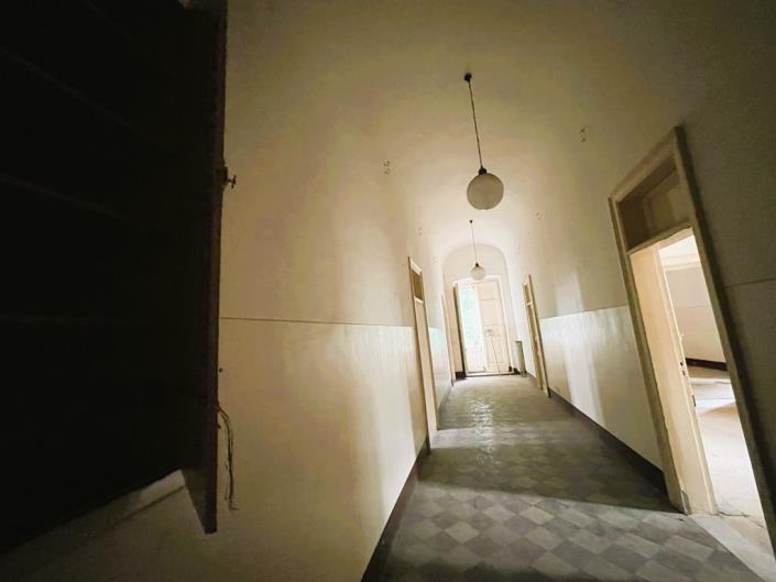 Image No.44-5 Bed Villa / Detached for sale