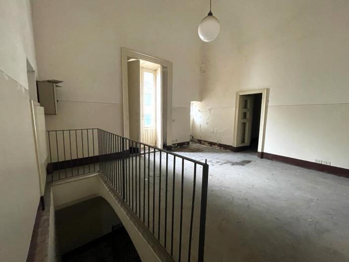 Image No.45-5 Bed Villa / Detached for sale