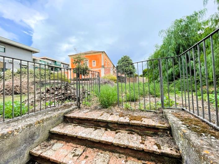 Image No.50-5 Bed Villa / Detached for sale