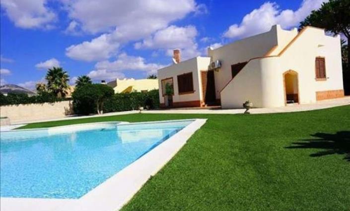Image No.2-4 Bed Villa / Detached for sale