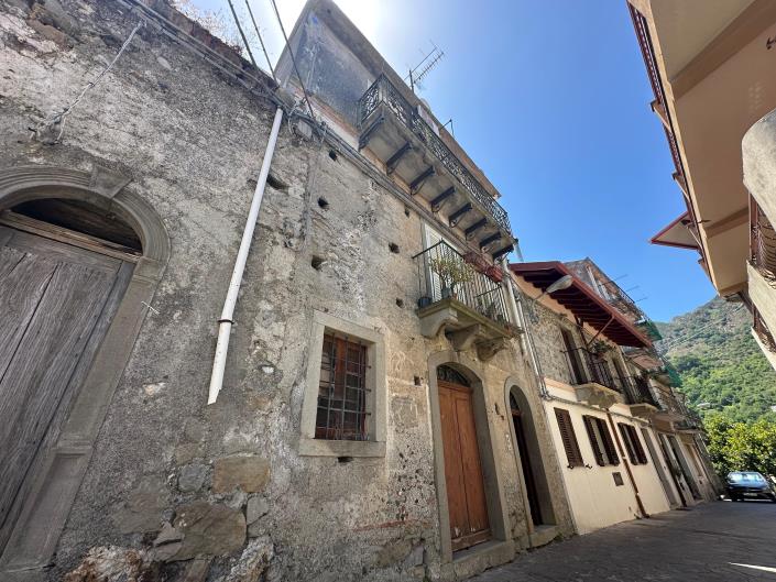 Image No.18-Maison de ville de 3 chambres à vendre à Novara di Sicilia