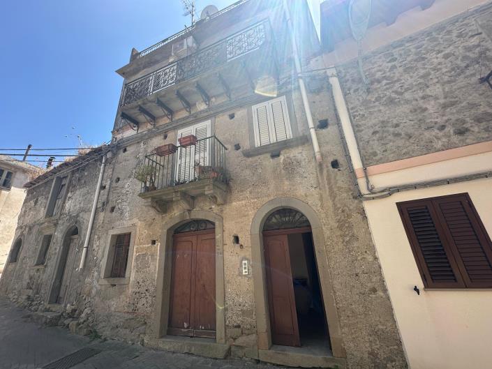 Image No.19-Maison de ville de 3 chambres à vendre à Novara di Sicilia