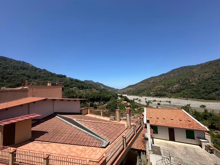 Image No.53-Maison de ville de 3 chambres à vendre à Novara di Sicilia