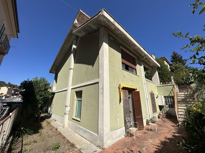 Image No.26-3 Bed Villa / Detached for sale