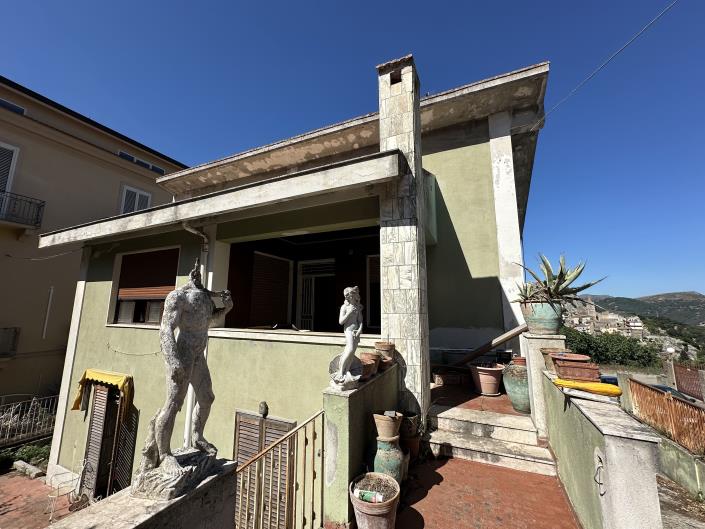 Image No.37-3 Bed Villa / Detached for sale