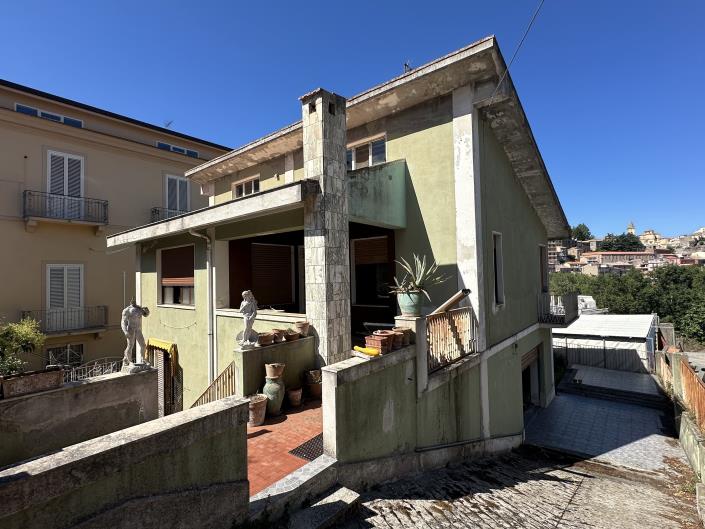 Image No.8-3 Bed Villa / Detached for sale