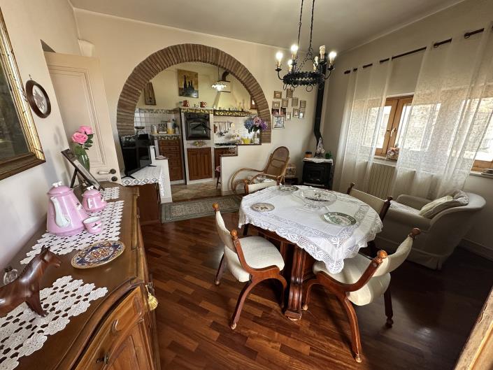 Image No.7-3 Bed House for sale