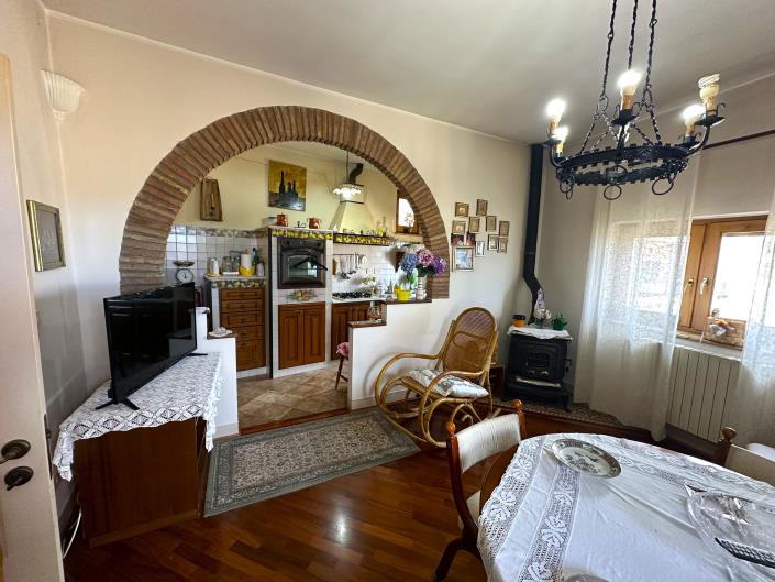 Image No.6-3 Bed House for sale