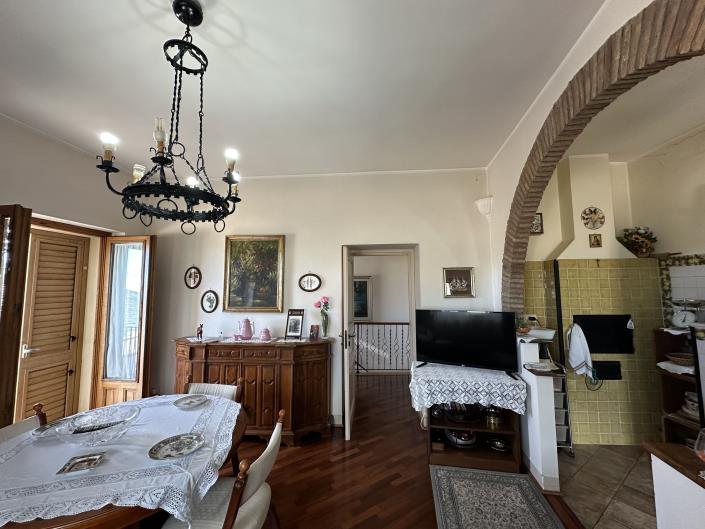 Image No.11-3 Bed House for sale