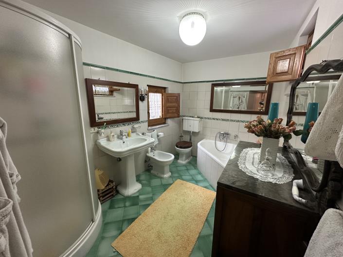 Image No.32-3 Bed House for sale