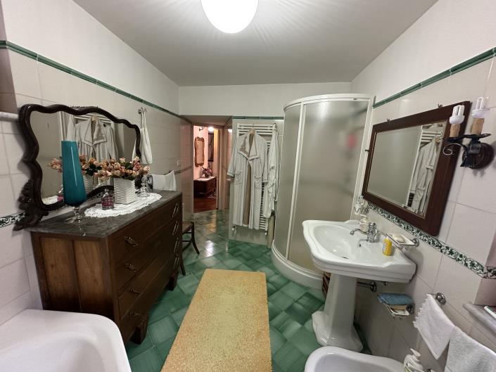 Image No.33-3 Bed House for sale