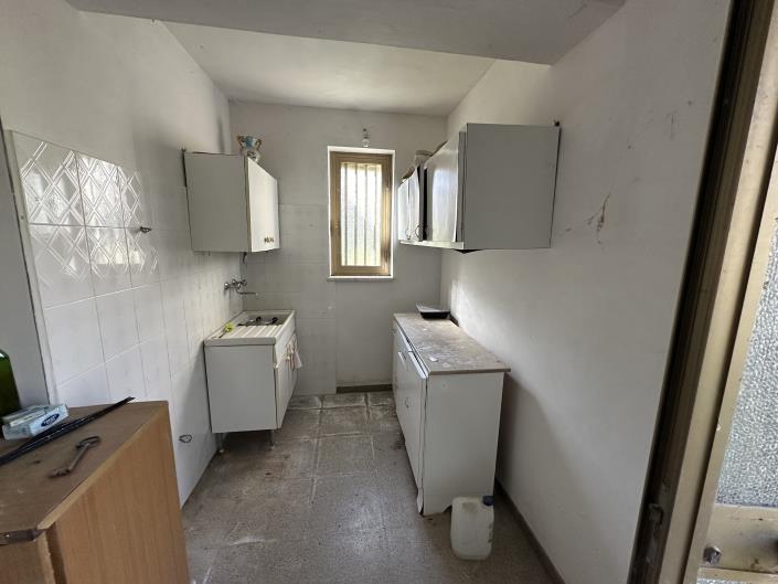 Image No.12-2 Bed House for sale