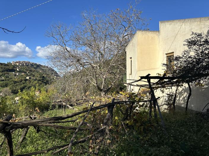 Image No.40-2 Bed House for sale