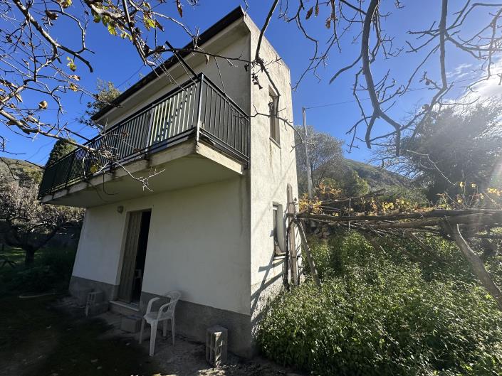 Image No.5-2 Bed House for sale