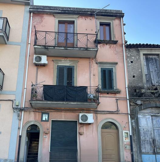 Image No.4-Maison de ville de 2 chambres à vendre à Novara di Sicilia