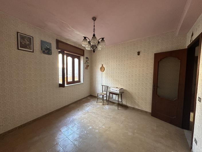 Image No.13-3 Bed Townhouse for sale