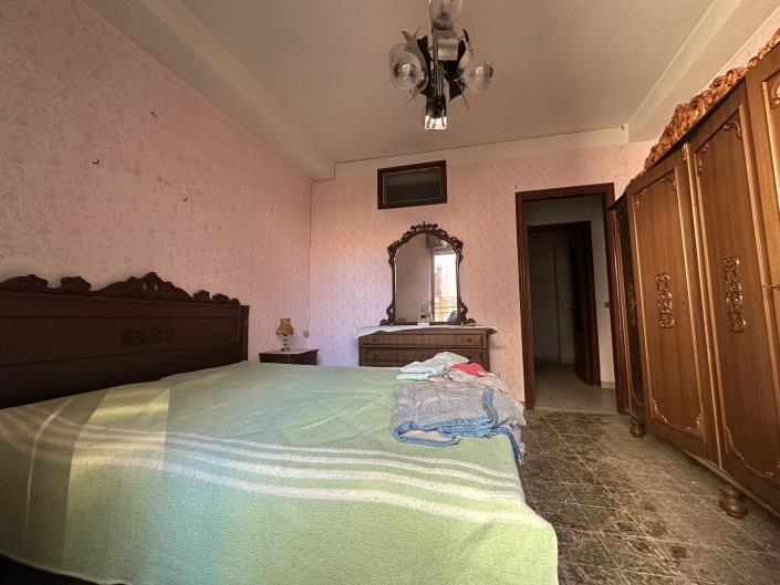 Image No.14-3 Bed Townhouse for sale