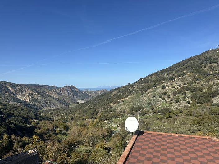 Image No.28-3 Bed Townhouse for sale