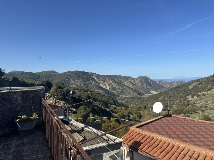 Image No.33-3 Bed Townhouse for sale