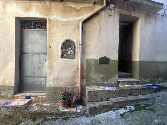 Image No.44-3 Bed Townhouse for sale