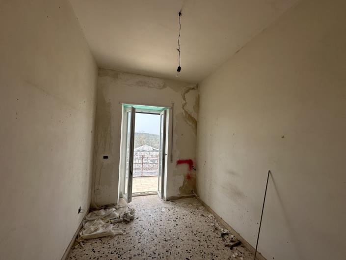 Image No.10-2 Bed Semi-Detached for sale