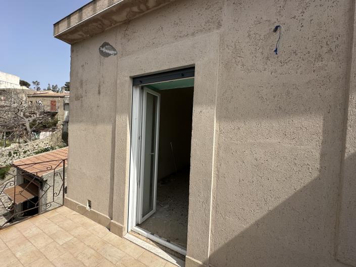 Image No.9-2 Bed Semi-Detached for sale