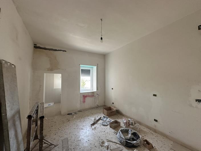 Image No.12-2 Bed Semi-Detached for sale