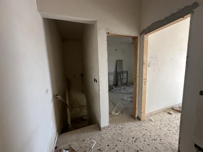 Image No.16-2 Bed Semi-Detached for sale