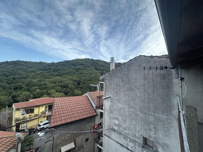 Image No.6-2 Bed Townhouse for sale