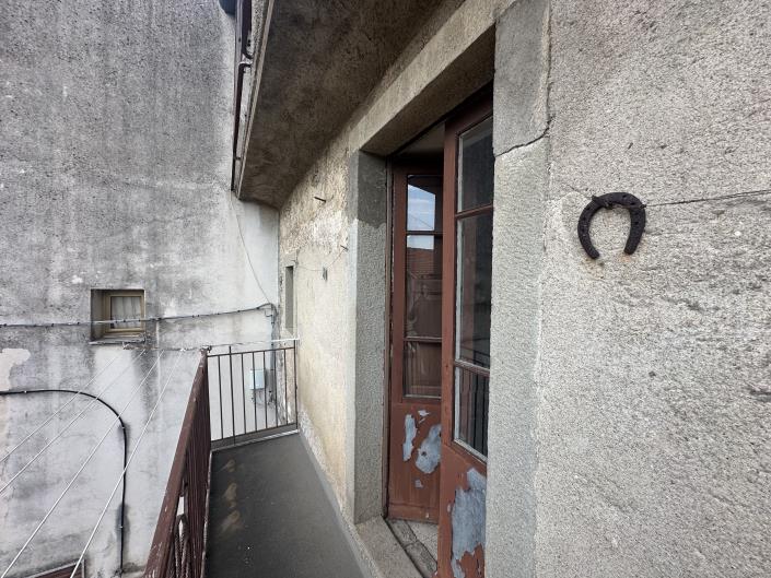 Image No.31-2 Bed Townhouse for sale