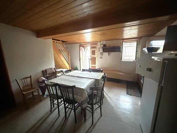 Image No.8-2 Bed Townhouse for sale