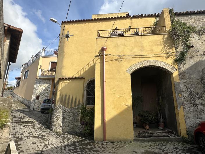 Image No.3-Maison de ville de 1 chambre à vendre à Spadafora