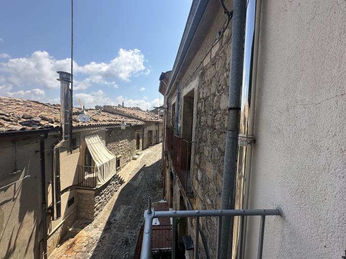 Image No.12-2 Bed Townhouse for sale