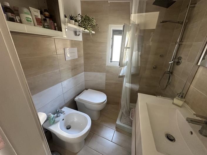 Image No.8-2 Bed Townhouse for sale