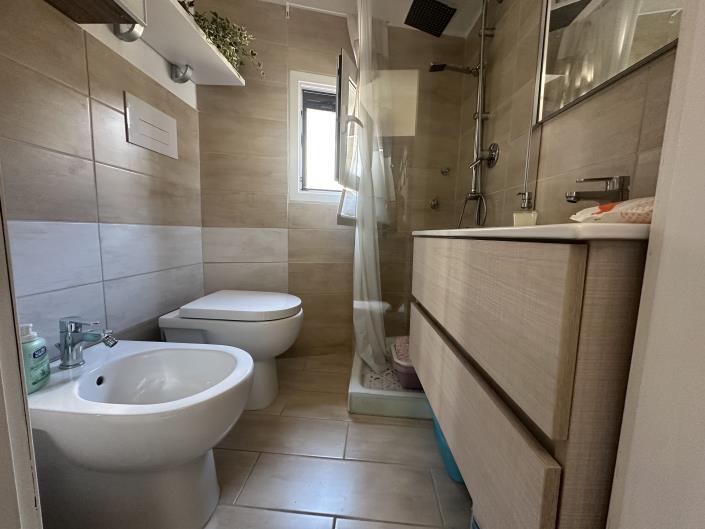 Image No.7-2 Bed Townhouse for sale