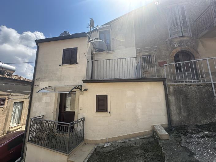 Image No.26-2 Bed Townhouse for sale