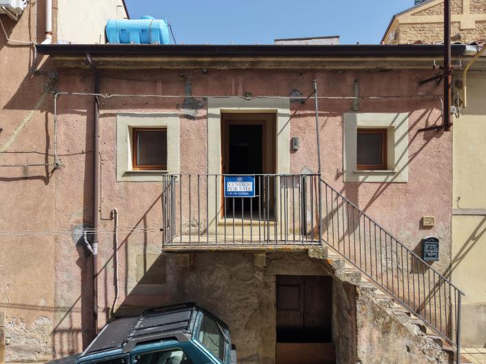Image No.23-3 Bed Townhouse for sale