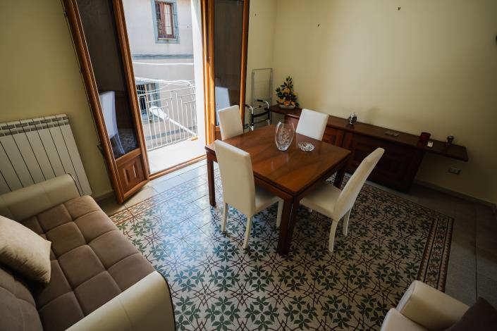 Image No.8-3 Bed Townhouse for sale