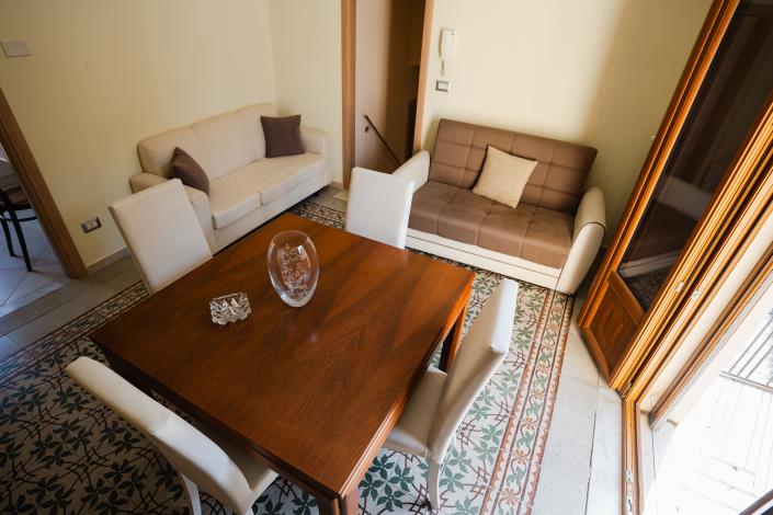Image No.18-3 Bed Townhouse for sale