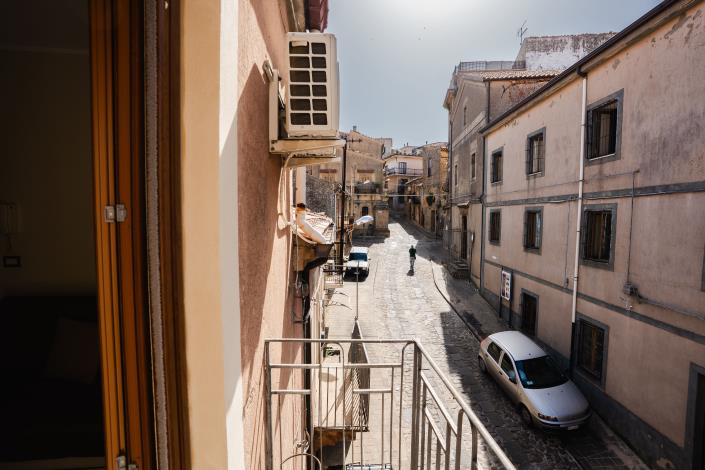 Image No.21-3 Bed Townhouse for sale