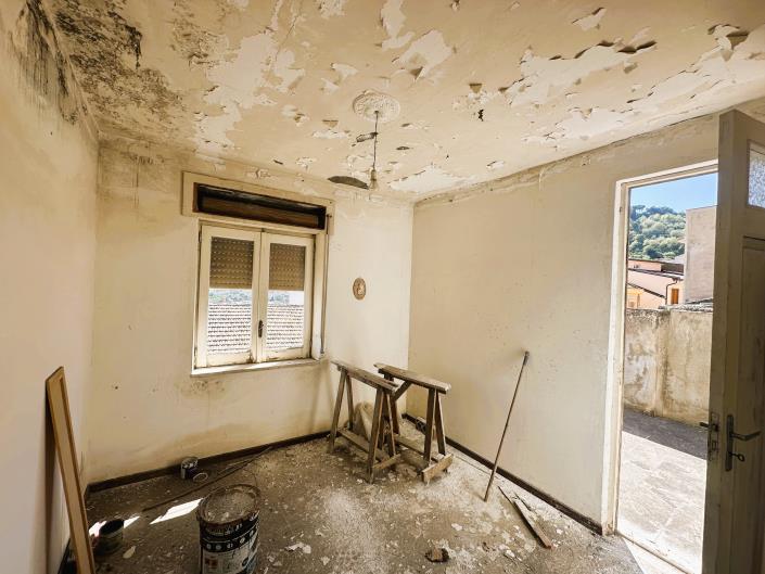 Image No.18-2 Bed Village House for sale