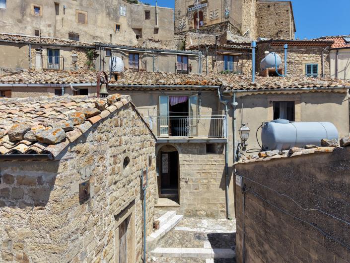 Image No.2-3 Bed Townhouse for sale