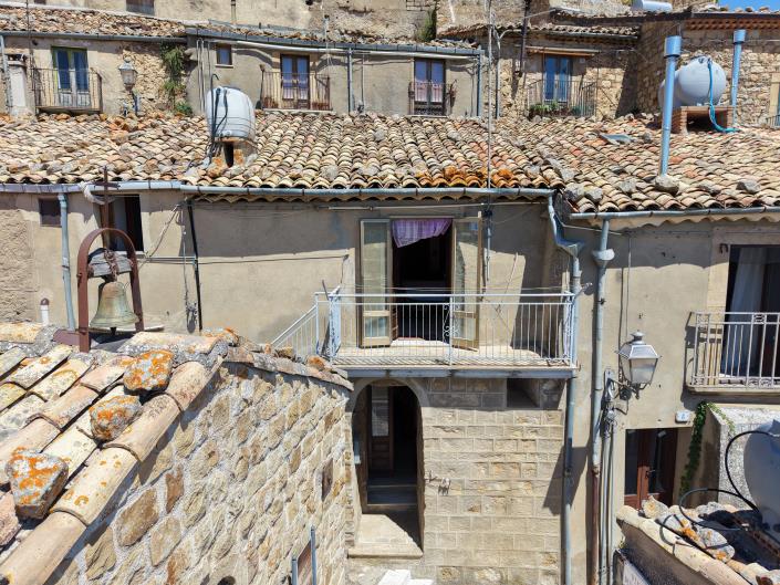 Image No.26-3 Bed Townhouse for sale