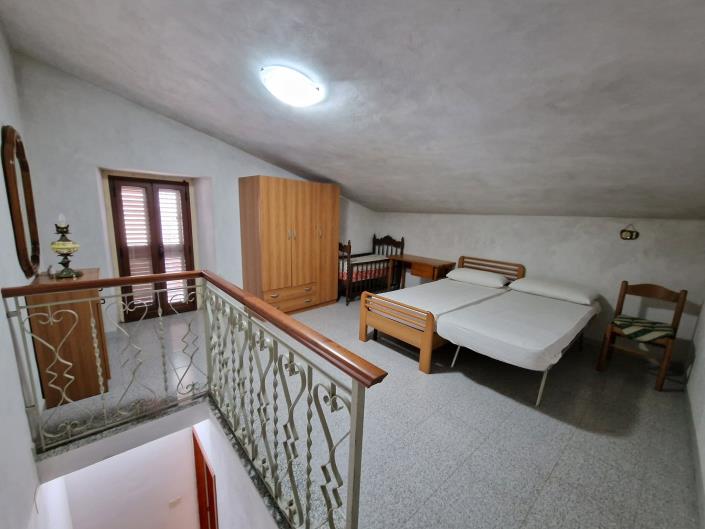 Image No.18-2 Bed Townhouse for sale