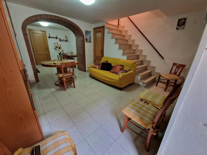 Image No.8-2 Bed Townhouse for sale
