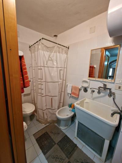 Image No.13-2 Bed Townhouse for sale