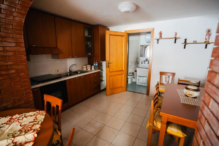 Image No.19-2 Bed Townhouse for sale