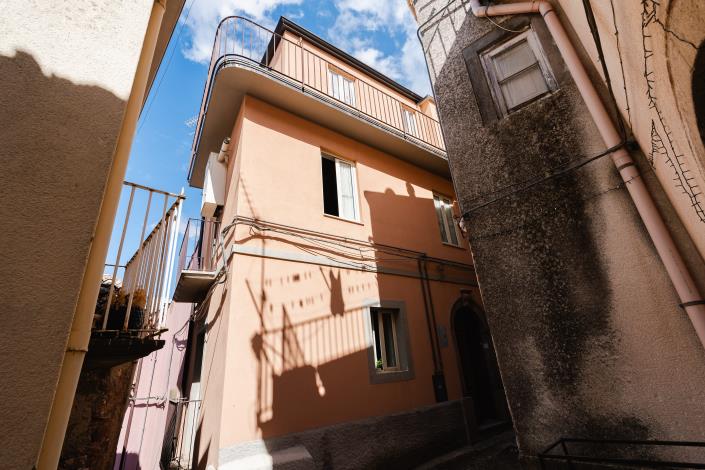 Image No.4-3 Bed Townhouse for sale