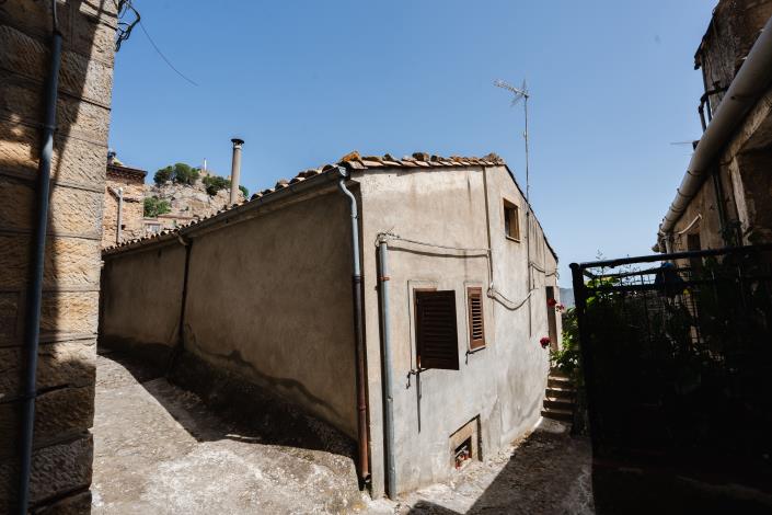 Image No.30-3 Bed Semi-Detached for sale
