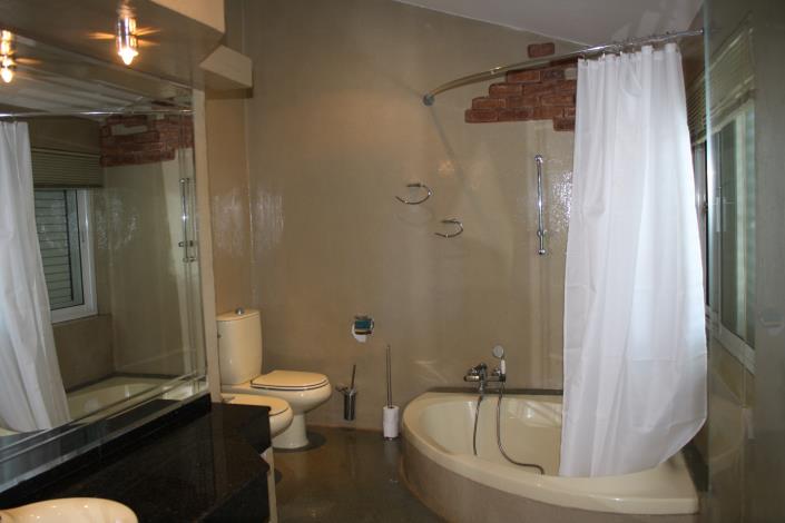 Image No.8-4 Bed Villa / Detached for sale